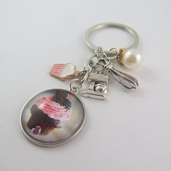 Cupcake Keychain Baking Keychain Cup Cake Key Ring Gift for Pastry Lover - Picture 2 of 4